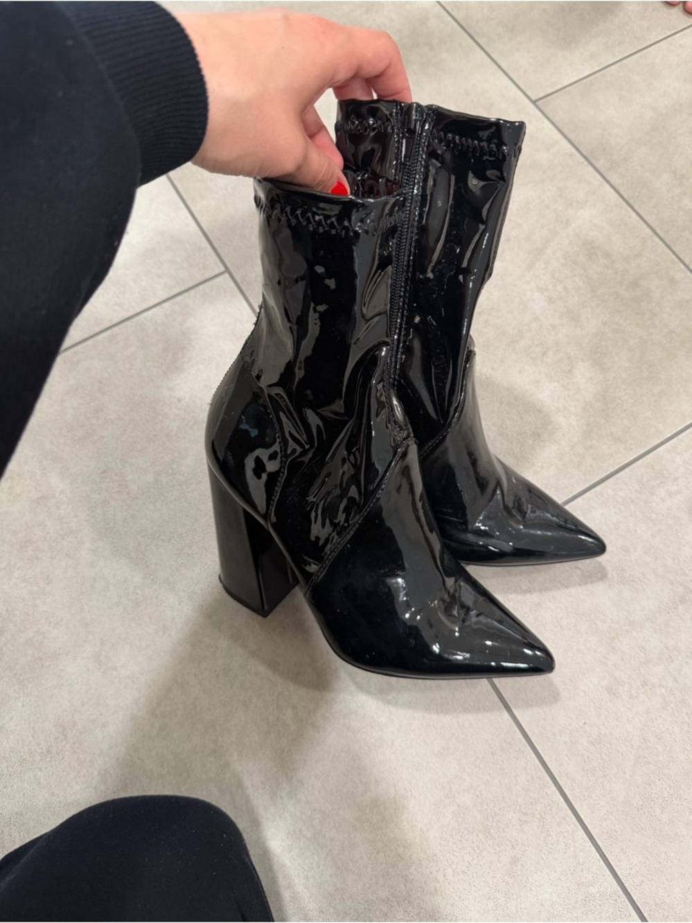 Steve Madden Black Patent Pointed Ankle Boots with Block Heel